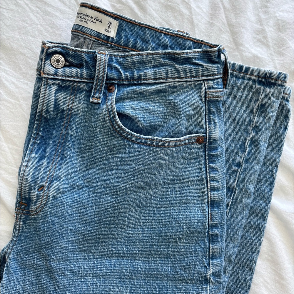Abercrombie High Rise 90s Relaxed Jean